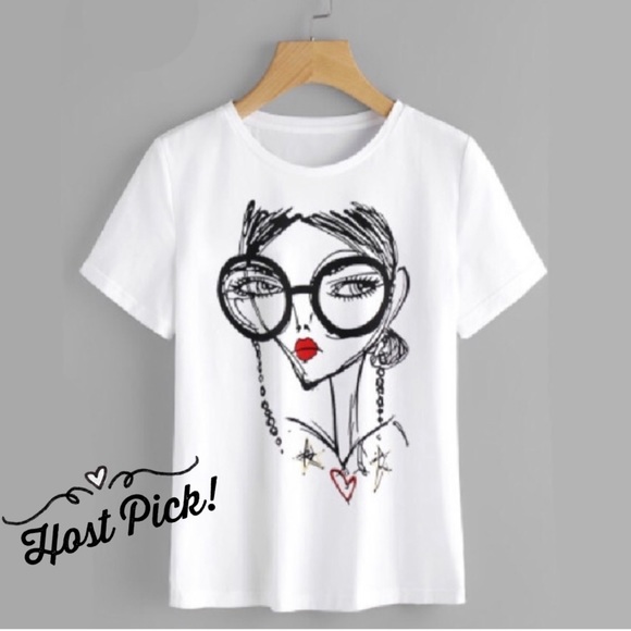 One Eleven Boutique Tops - ✨HP✨Smart & Saucy Lady Tee